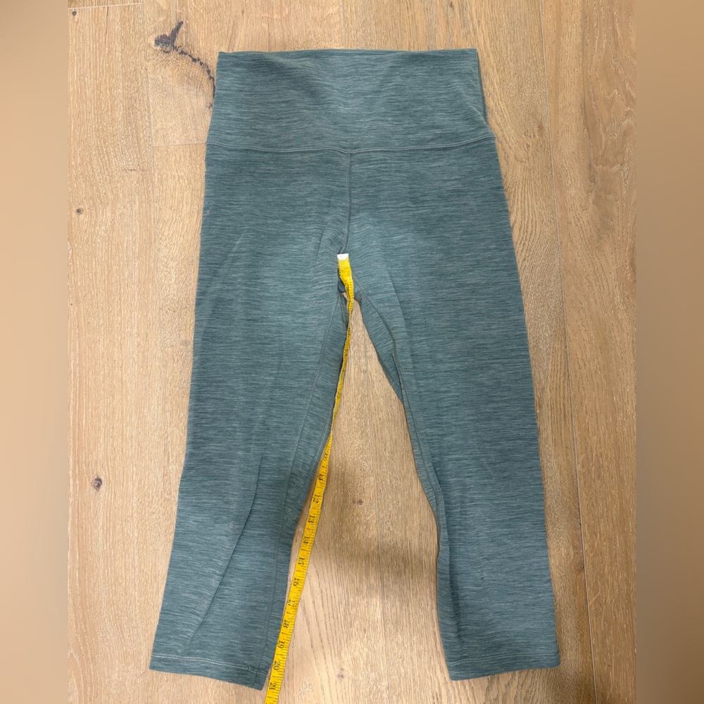 Lululemon heather green 21in leggings